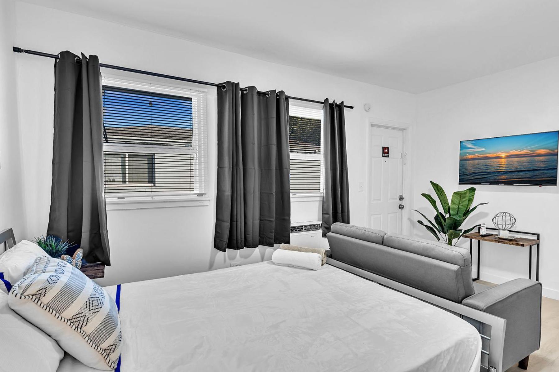 Young Circle & Hollywood Blvd Posh Studio Suite Buitenkant foto
