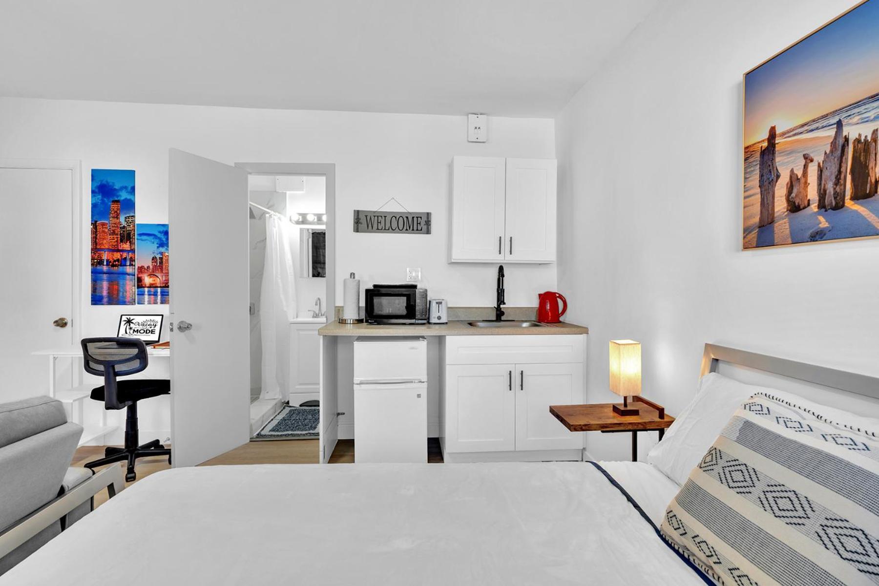 Young Circle & Hollywood Blvd Posh Studio Suite Buitenkant foto