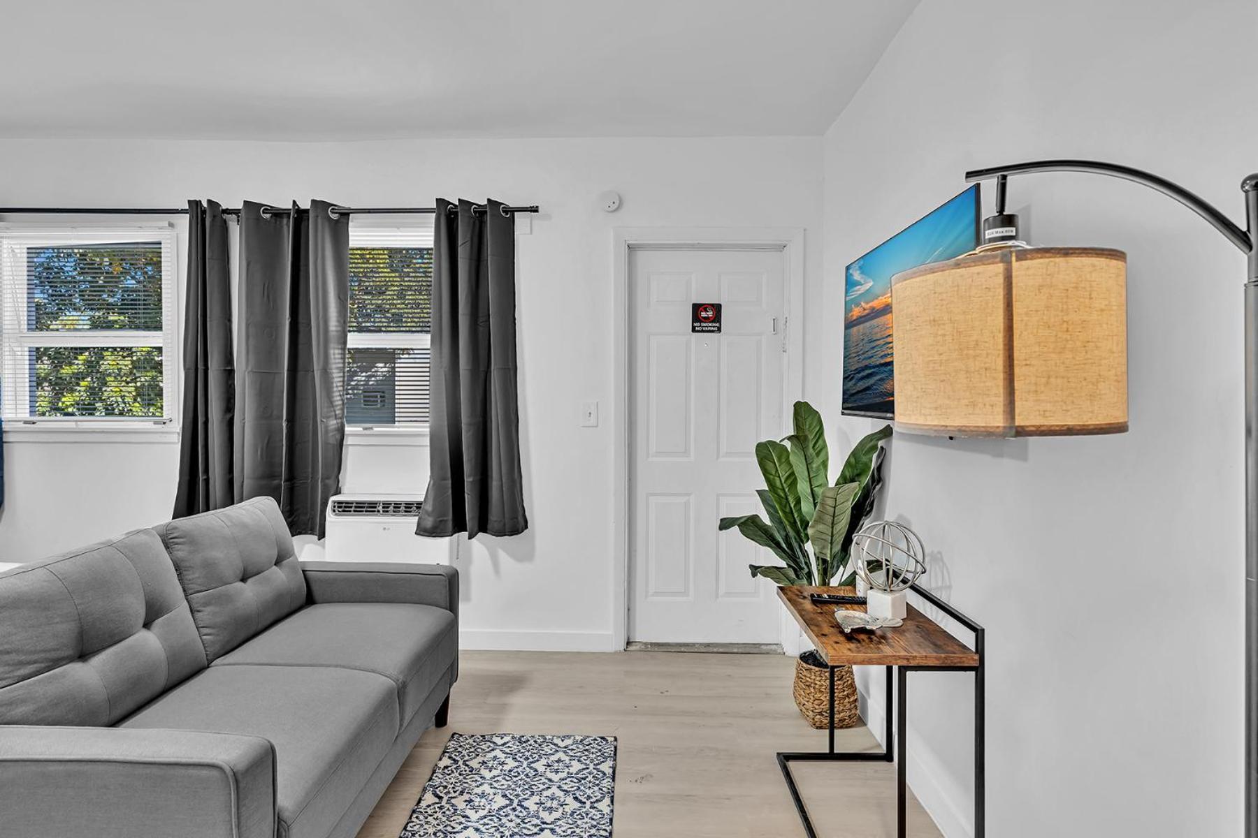 Young Circle & Hollywood Blvd Posh Studio Suite Buitenkant foto