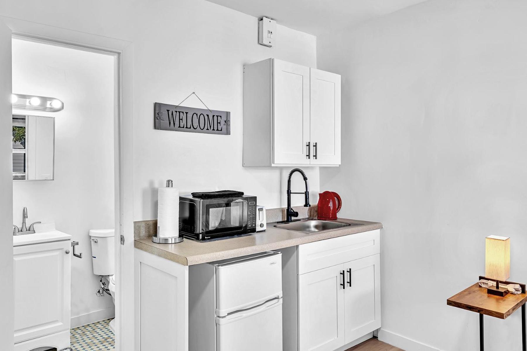 Young Circle & Hollywood Blvd Posh Studio Suite Buitenkant foto